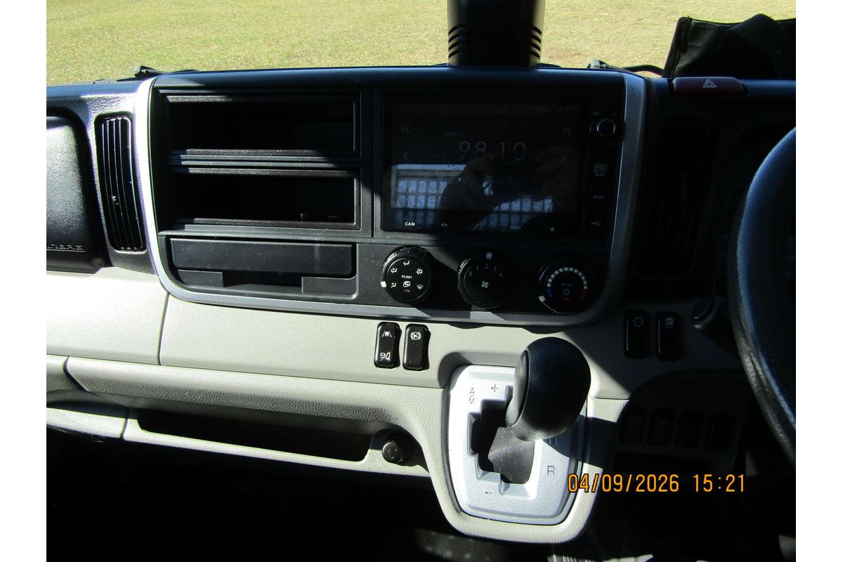 2022 Fuso Canter image 3