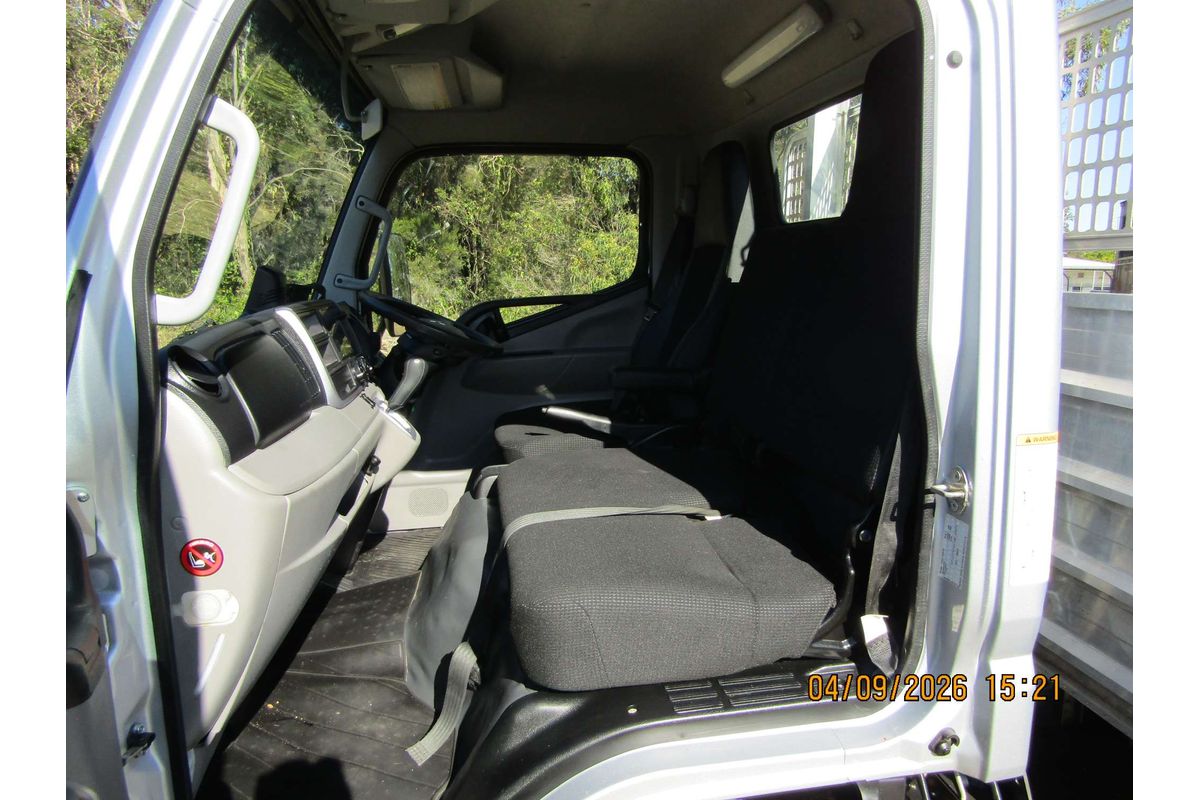 2022 Fuso Canter image 5