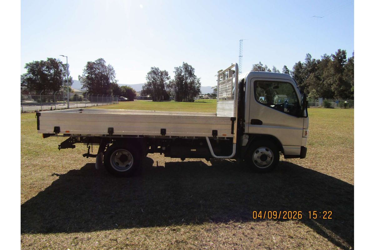 2022 Fuso Canter image 11