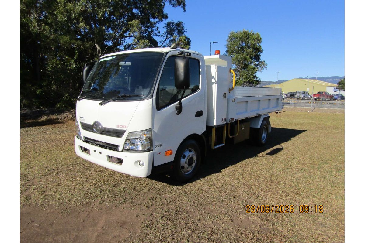 2015 Hino 300 Series 716 MEDIUM TIPPER XZU710R image 11