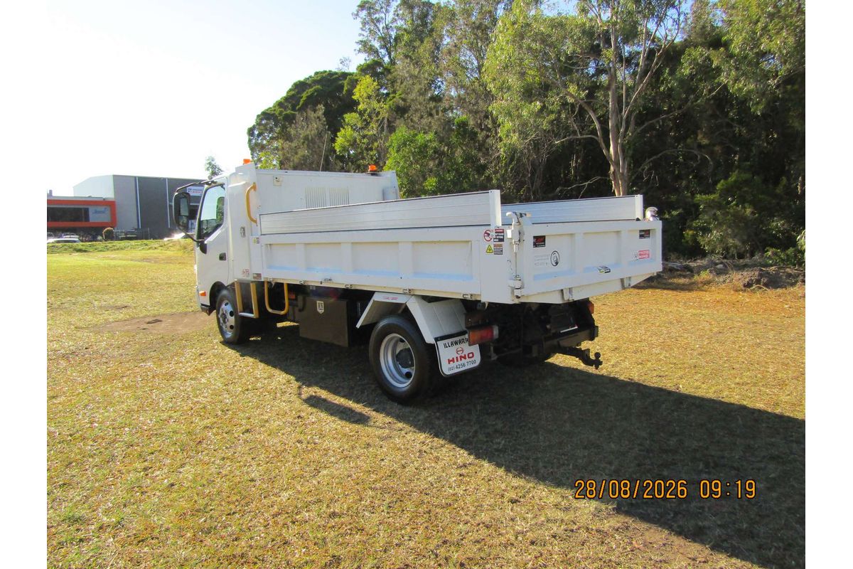 2015 Hino 300 Series 716 MEDIUM TIPPER XZU710R image 12