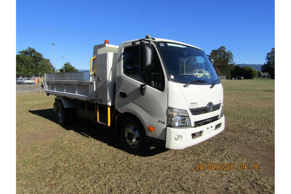2015 Hino 300 Series 716 MEDIUM TIPPER XZU710R image 17