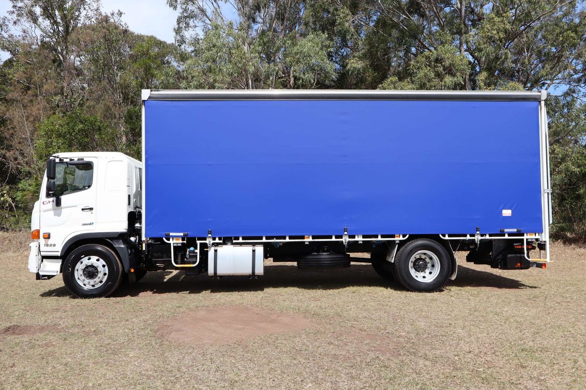 2024 Hino 500 Series image 4