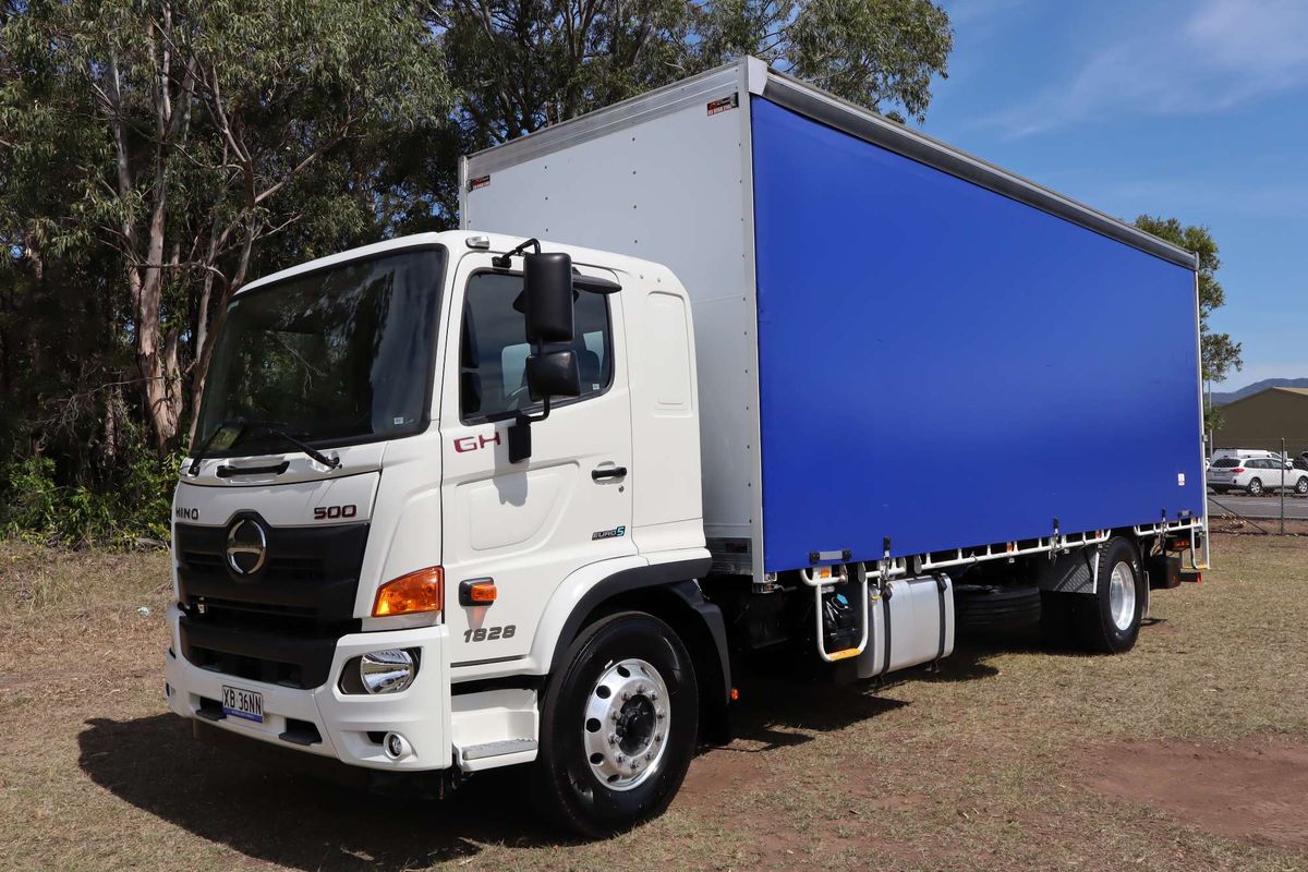 2024 Hino 500 Series image 7