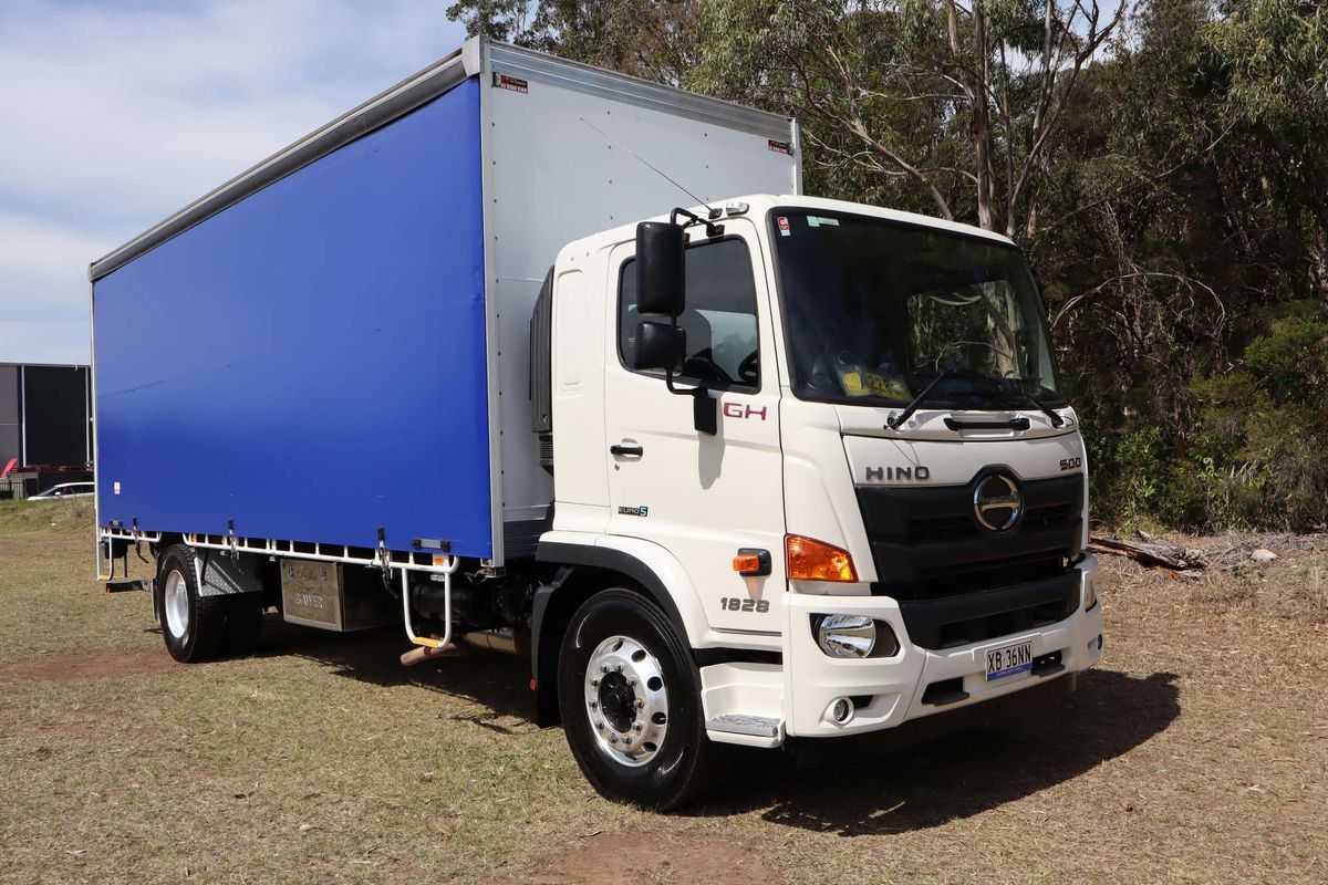2024 Hino 500 Series image 17
