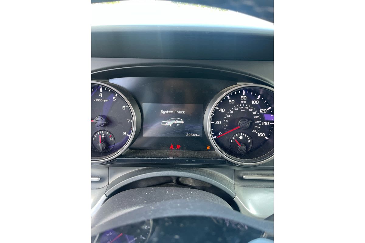 2024 Kia Carnival LX