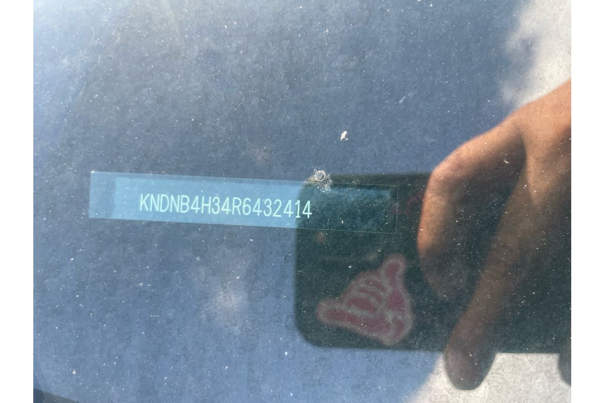 2024 Kia Carnival LX