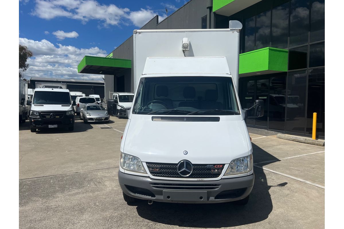 2005 Mercedes-Benz Sprinter 416CDI Rear Wheel Drive LWB Low Roof image 3