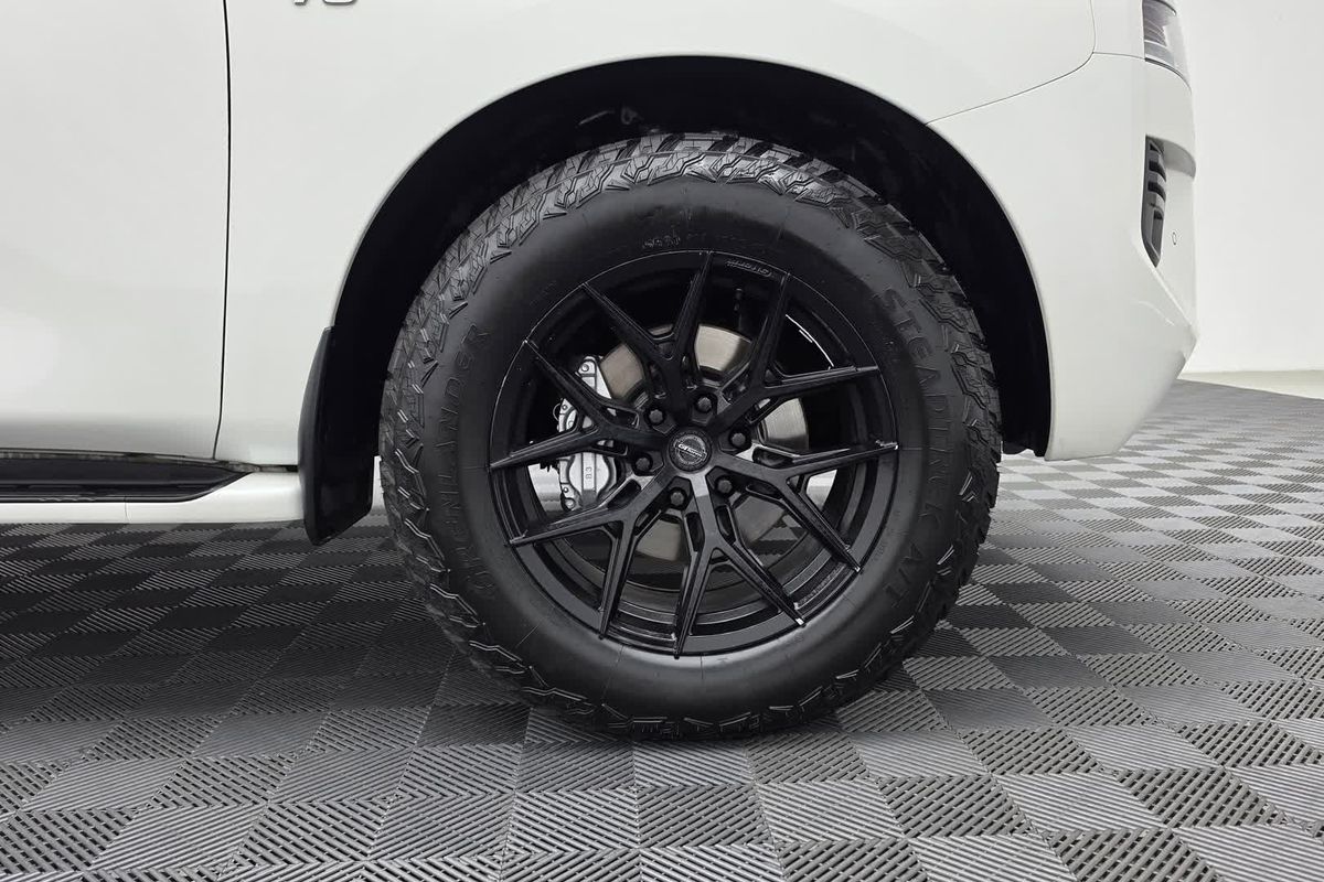 2022 Nissan Patrol Ti Y62 image 17