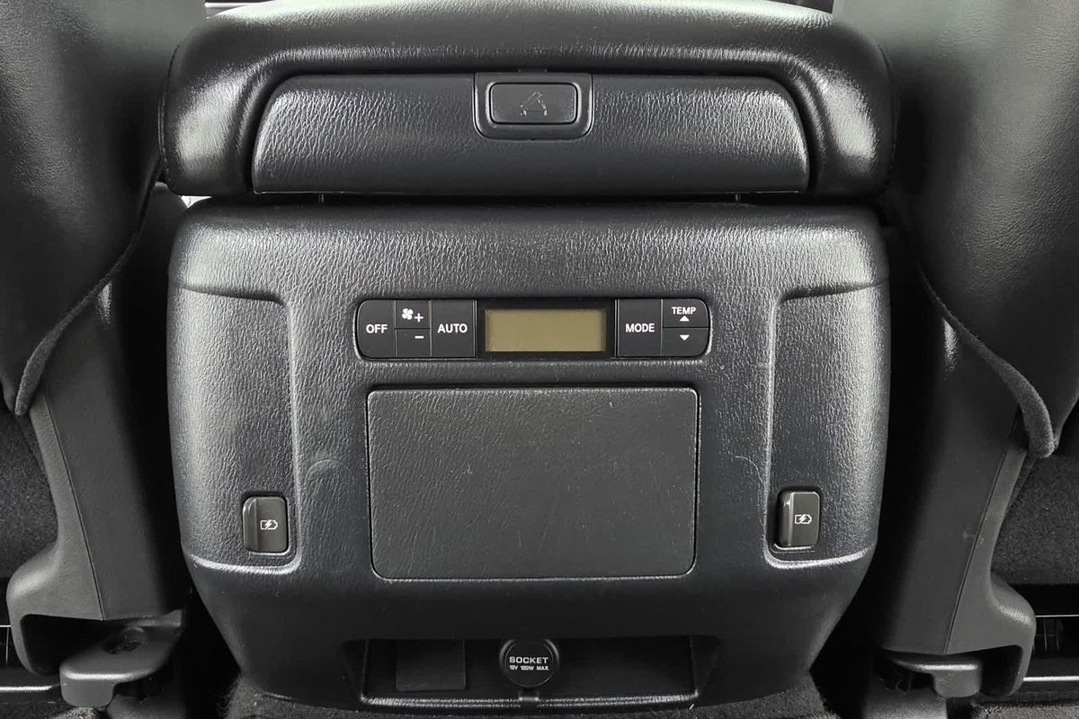 2022 Nissan Patrol Ti Y62 image 25