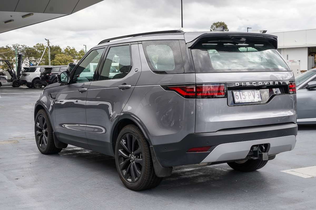 2025 Land Rover Discovery D350 S Series 5