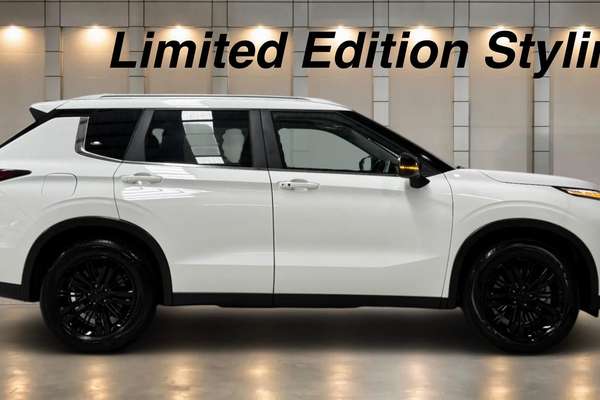 2024 Mitsubishi Outlander LS ZM
