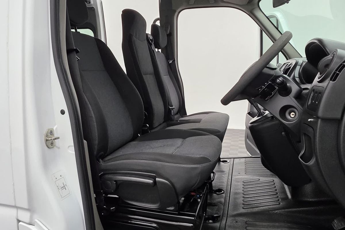 2019 Renault Master X62 LWB Mid Roof
