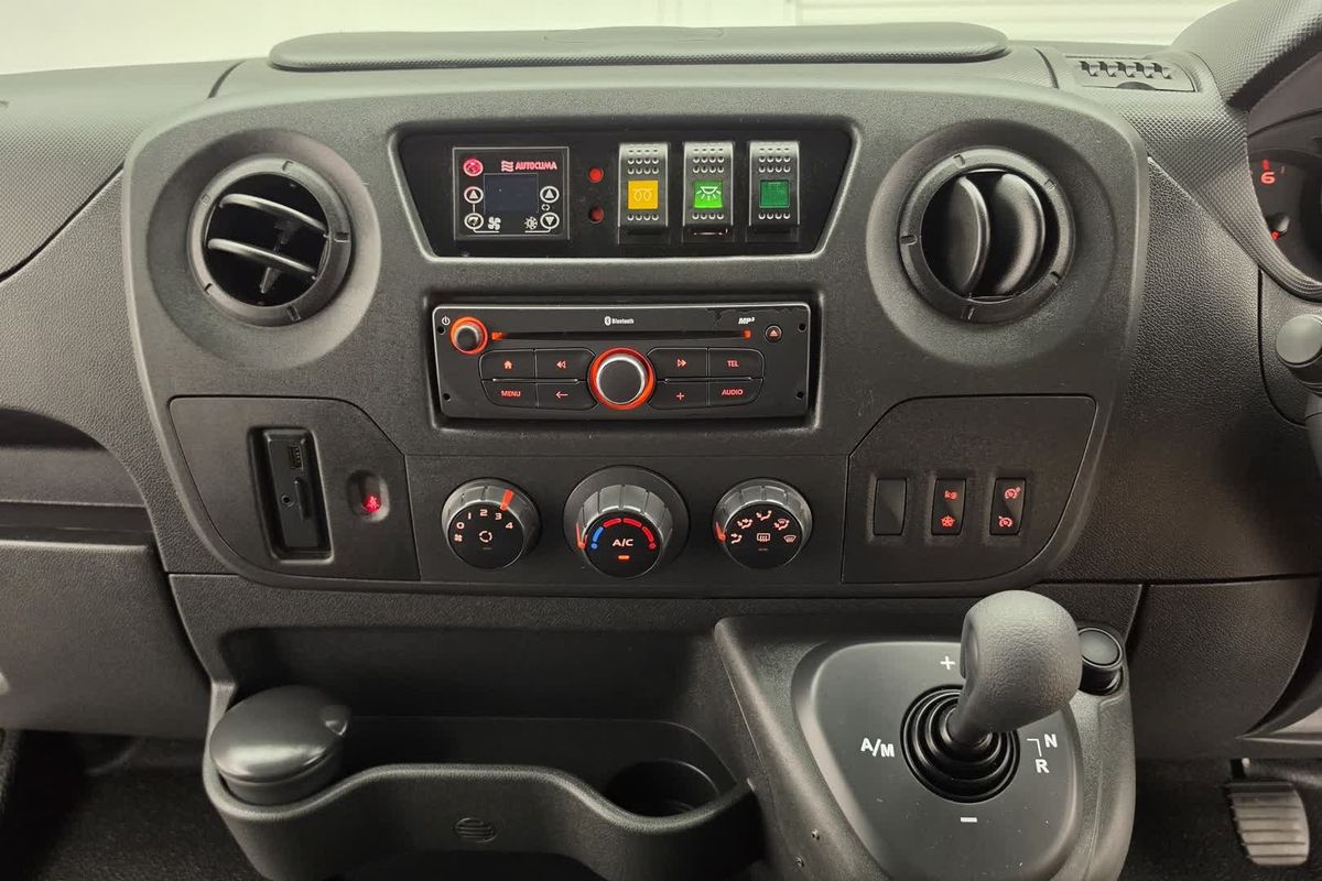 2019 Renault Master X62 LWB Mid Roof