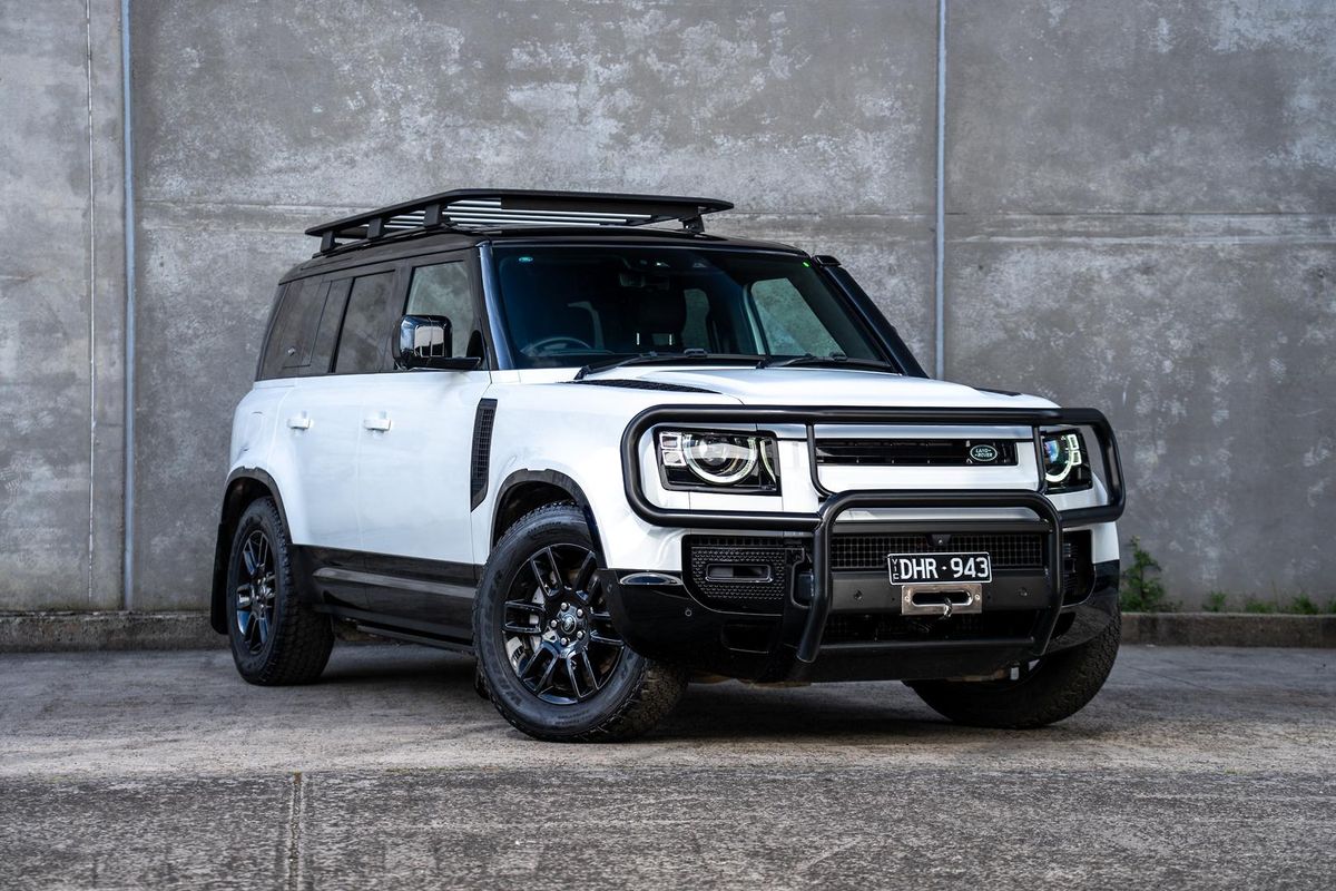 2024 Land Rover Defender 110 P400e X-Dynamic SE L663