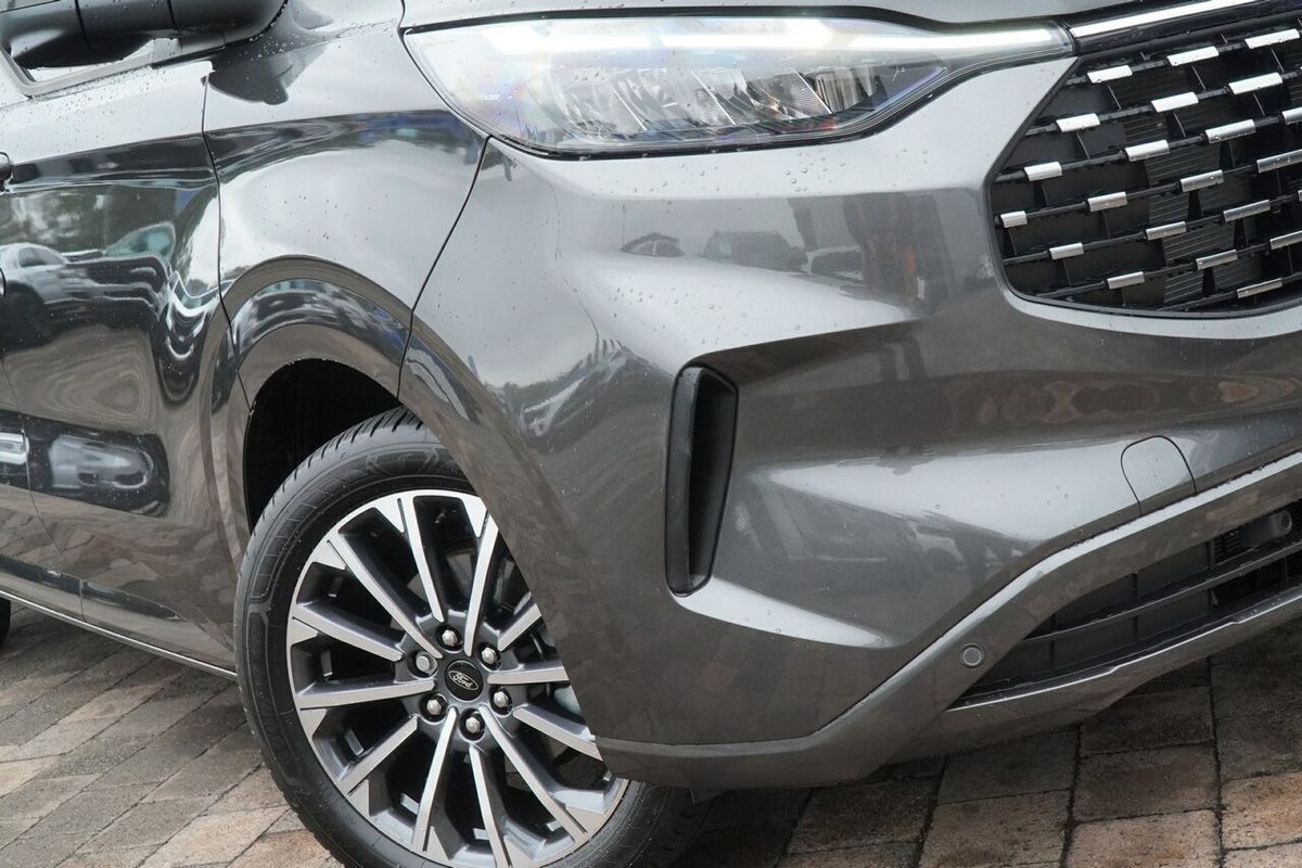 2025 Ford Tourneo Titanium X AV SWB