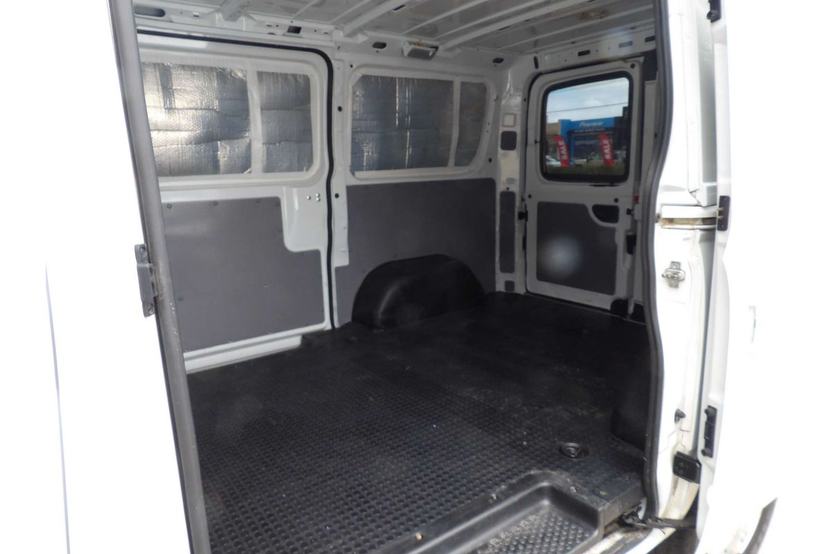 2022 LDV V80 SWB Low Roof image 9