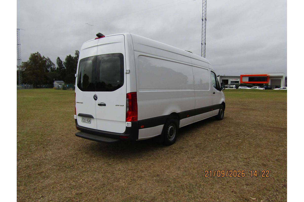 2023 Mercedes-Benz Sprinter 315CDI VS30 LWB High Roof image 17