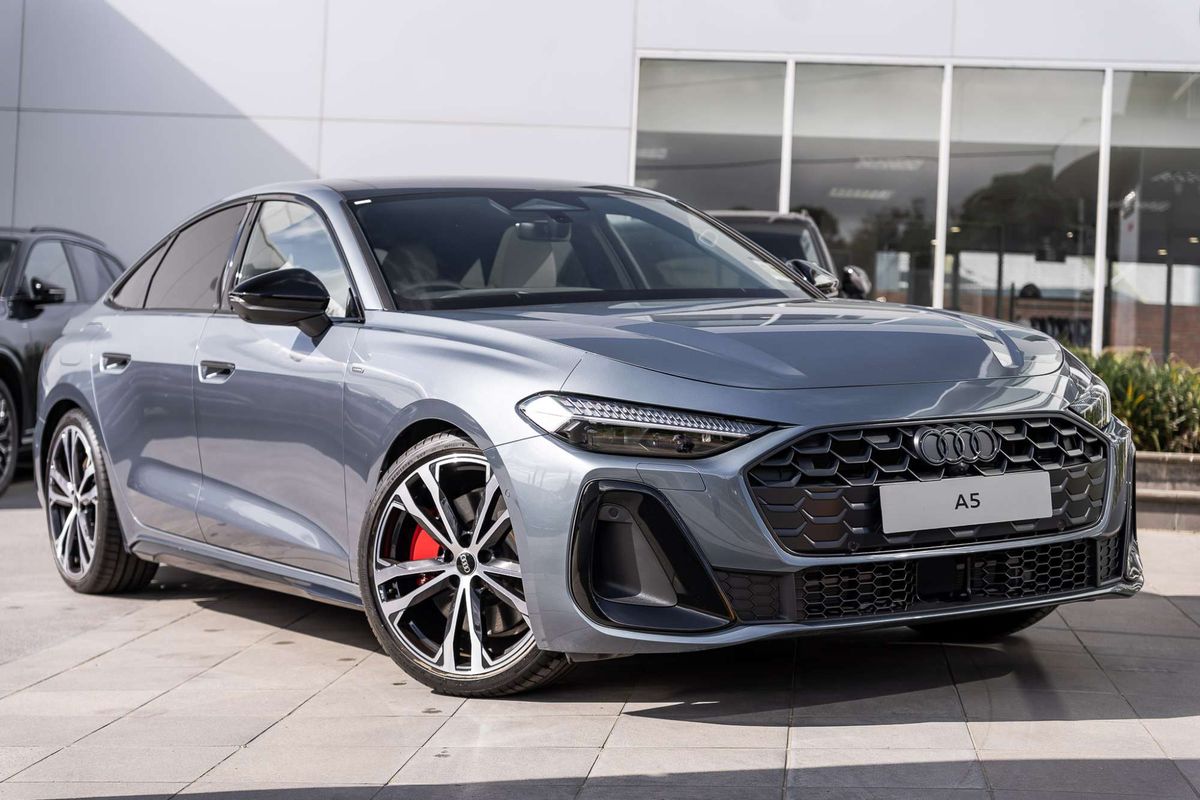 2025 Audi A5 e-hybrid S-Line B10