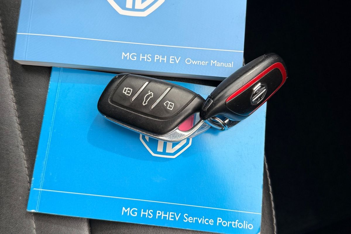 2022 MG HS Plus EV Essence SAS23