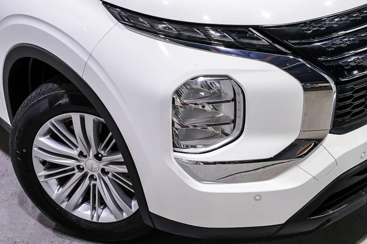 2024 Mitsubishi Outlander ES ZM