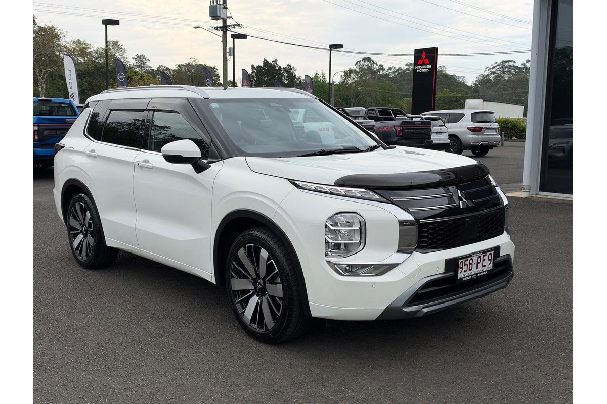 2025 Mitsubishi Outlander Exceed ZM