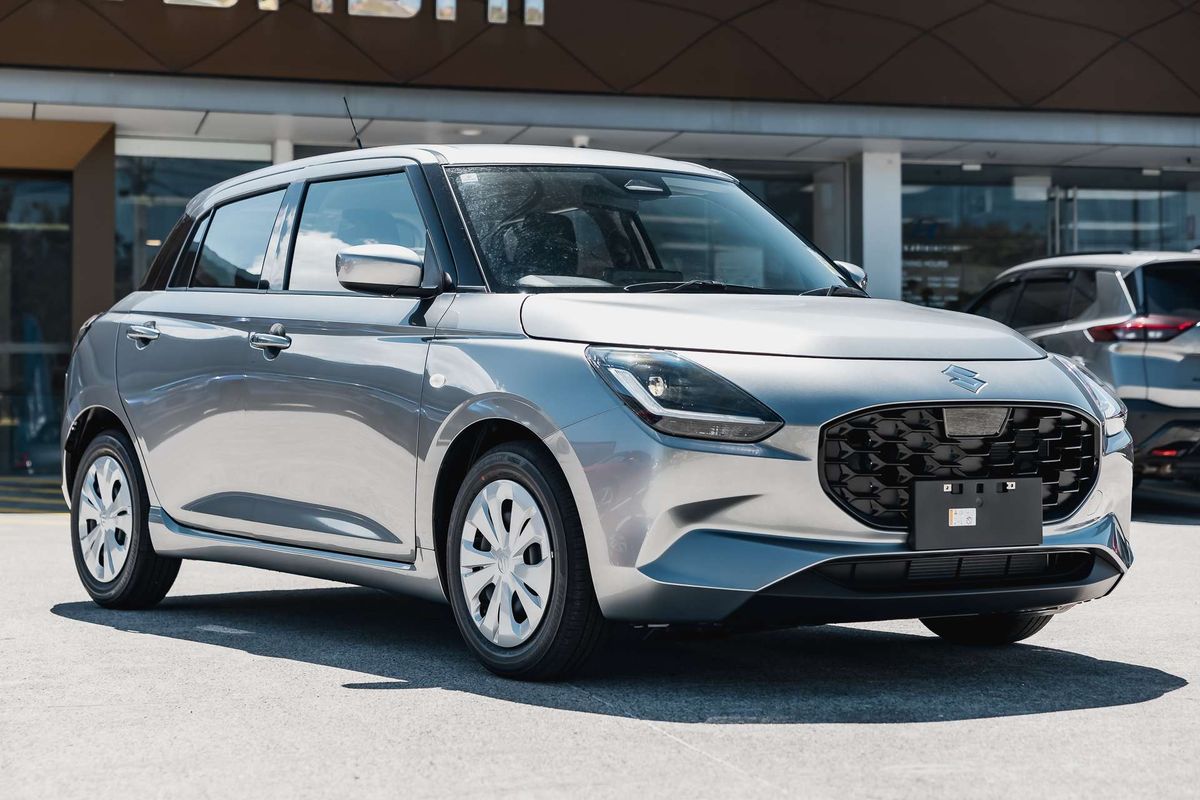 2026 Suzuki Swift Hybrid Plus UZ
