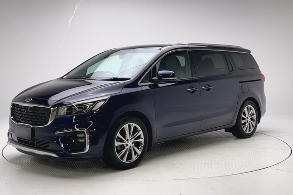 2018 Kia Carnival Platinum YP thumb-3