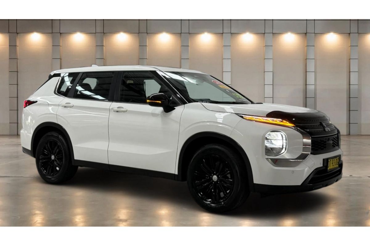2024 Mitsubishi Outlander ES ZM