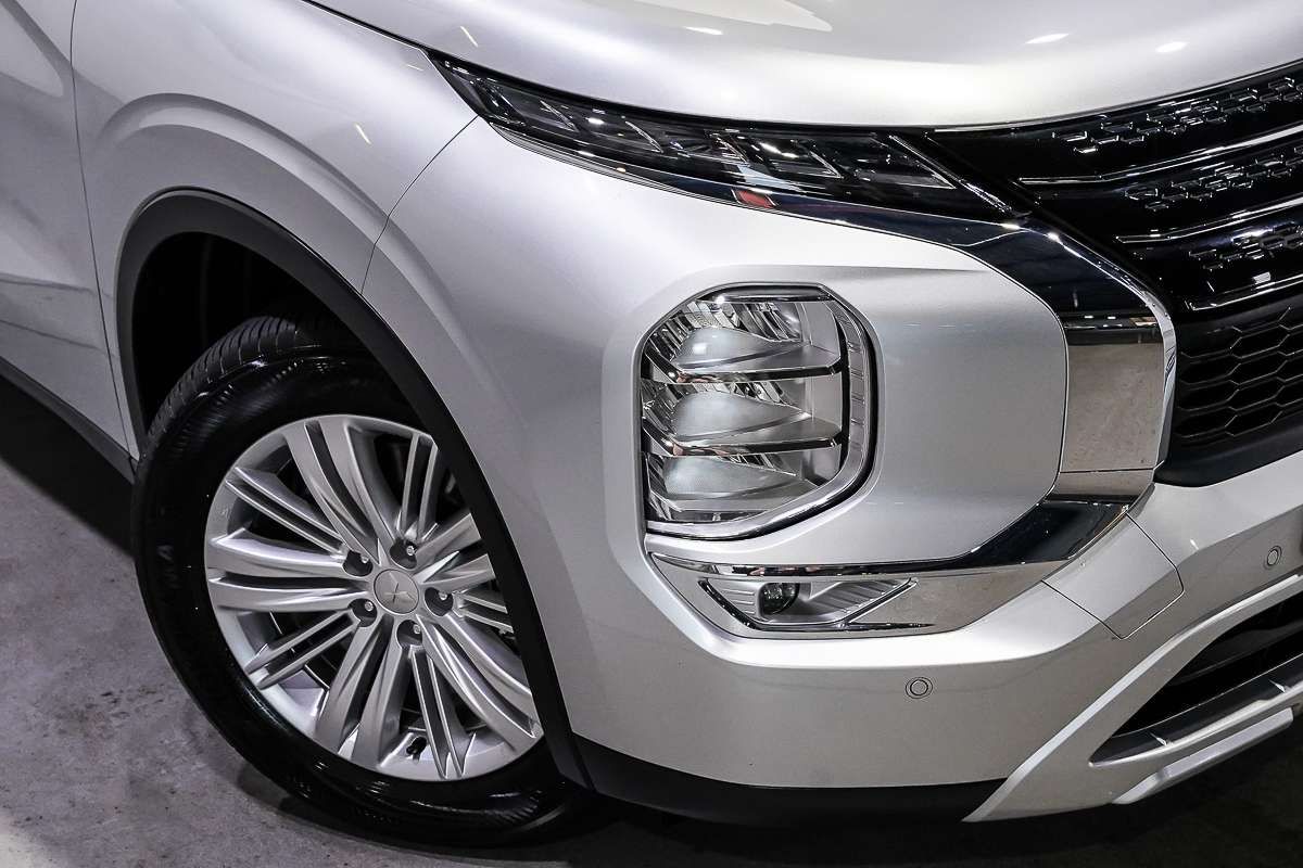 2024 Mitsubishi Outlander LS ZM