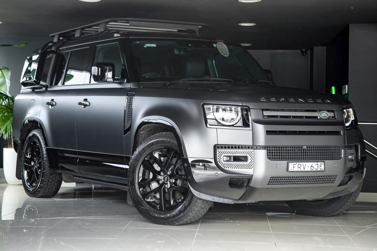2025 Land Rover Defender 130 P400 Outbound L663