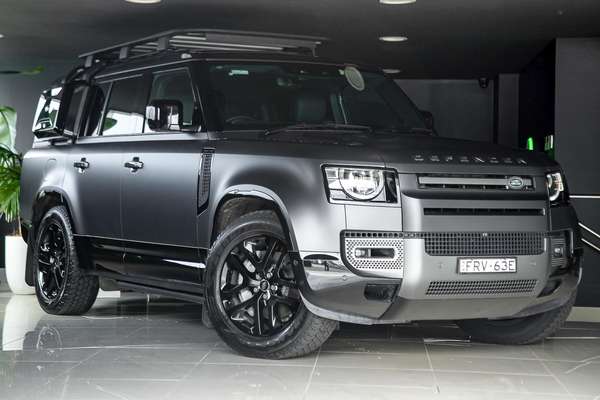 2025 Land Rover Defender 130 P400 Outbound L663