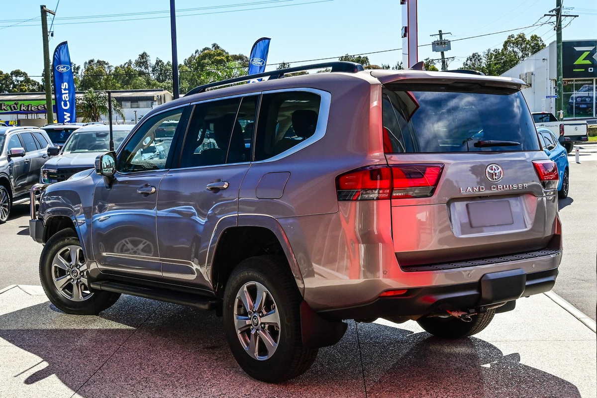 2024 Toyota Landcruiser VX FJA300R