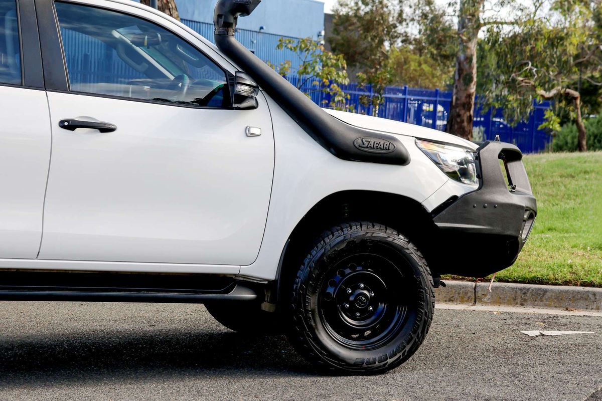 2019 Toyota Hilux SR GUN126R 4X4 image 6