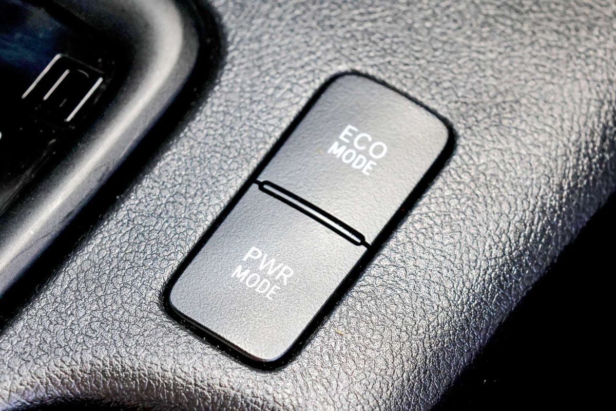 2019 Toyota Hilux SR GUN126R 4X4 image 22