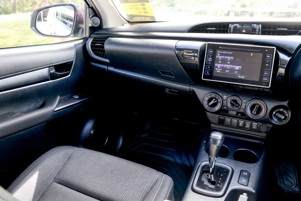 2019 Toyota Hilux SR GUN126R 4X4 image 23