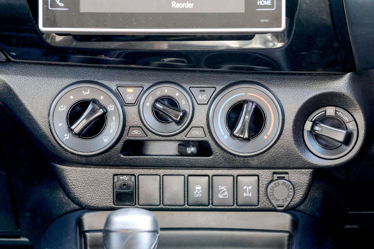 2019 Toyota Hilux SR GUN126R 4X4 image 29