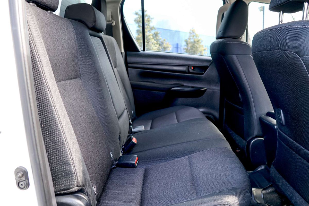 2019 Toyota Hilux SR GUN126R 4X4 image 32