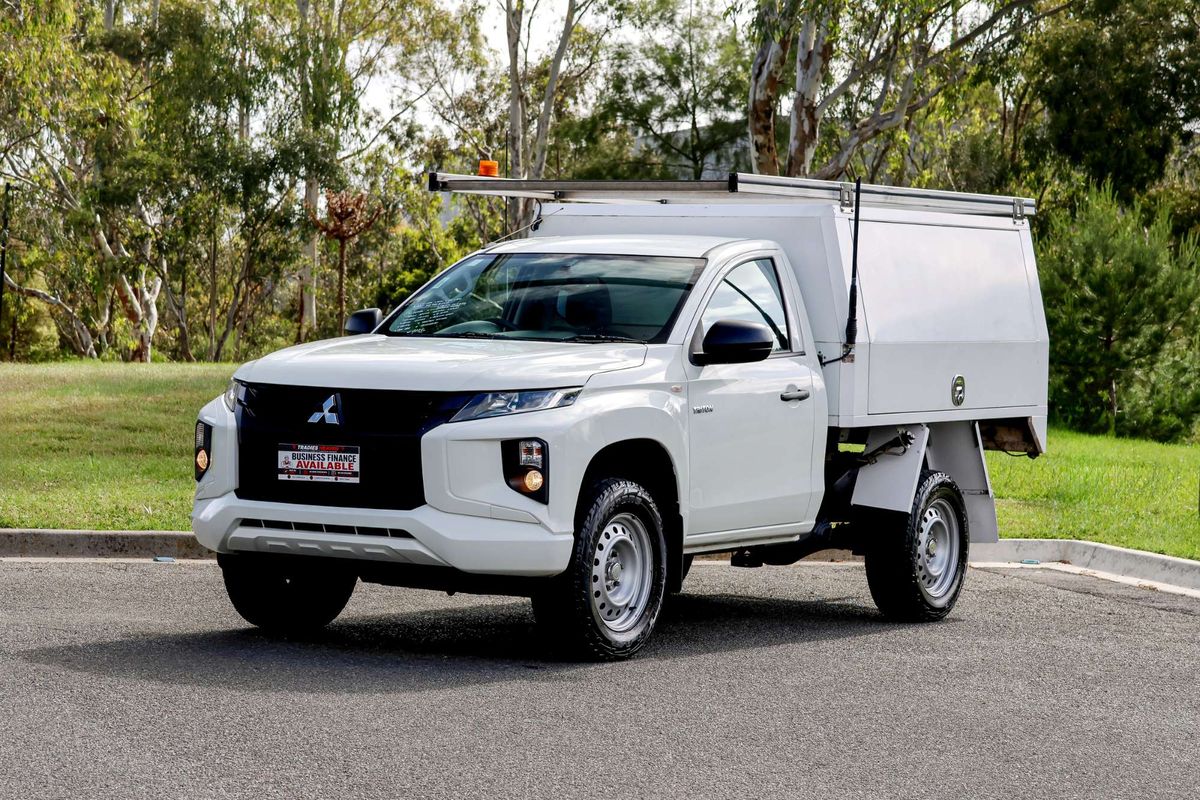 2020 Mitsubishi Triton GLX MR 4X4 image 4