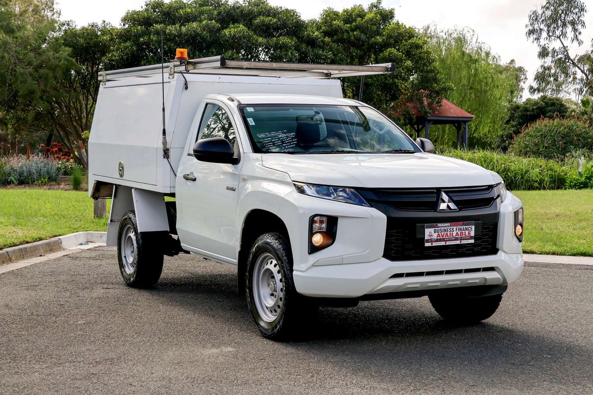 2020 Mitsubishi Triton GLX MR 4X4 image 5