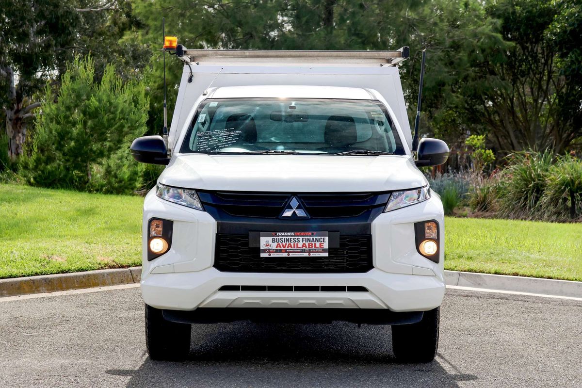 2020 Mitsubishi Triton GLX MR 4X4 image 10