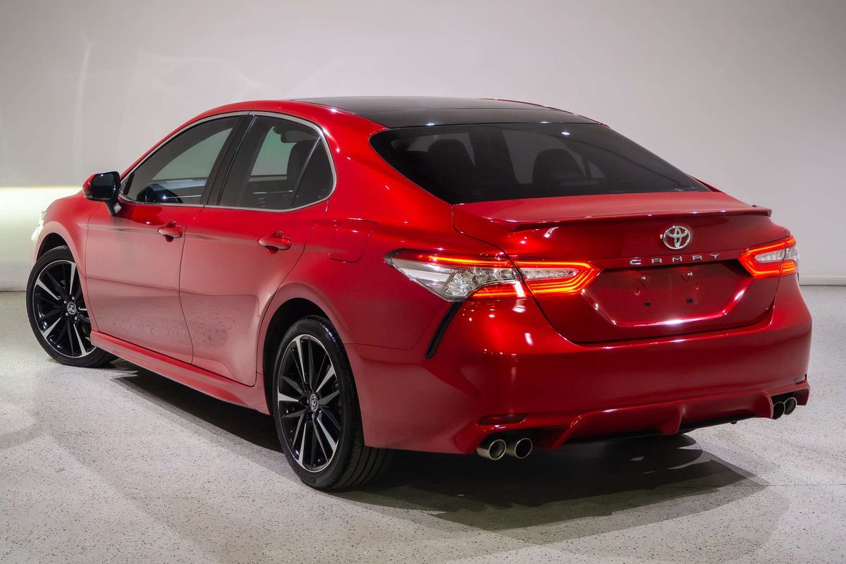2019 Toyota Camry SX GSV70R