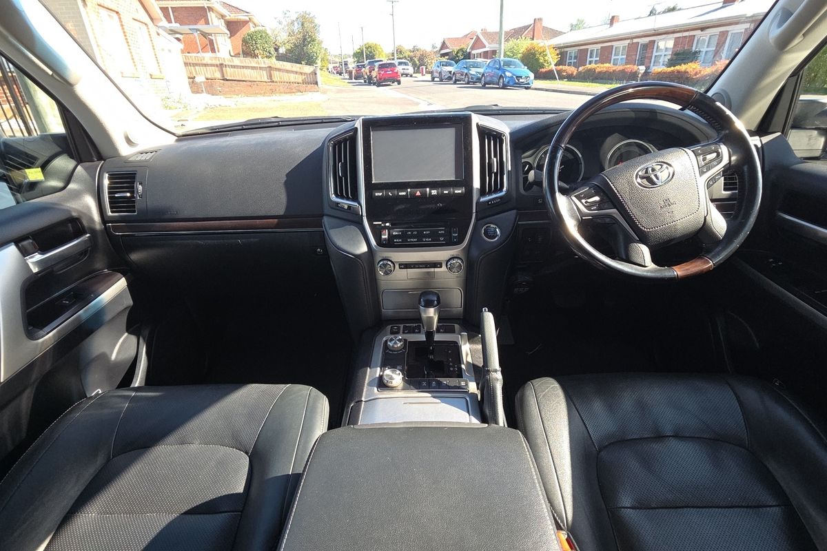 2018 Toyota Landcruiser Sahara VDJ200R