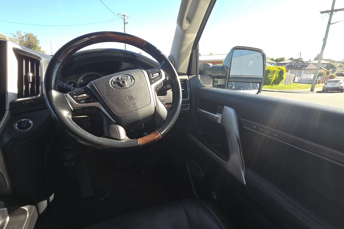 2018 Toyota Landcruiser Sahara VDJ200R