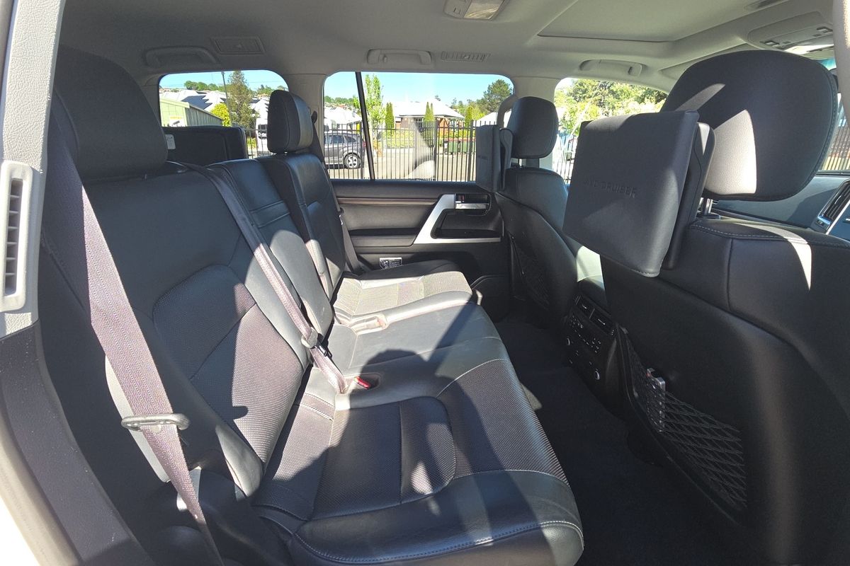 2018 Toyota Landcruiser Sahara VDJ200R