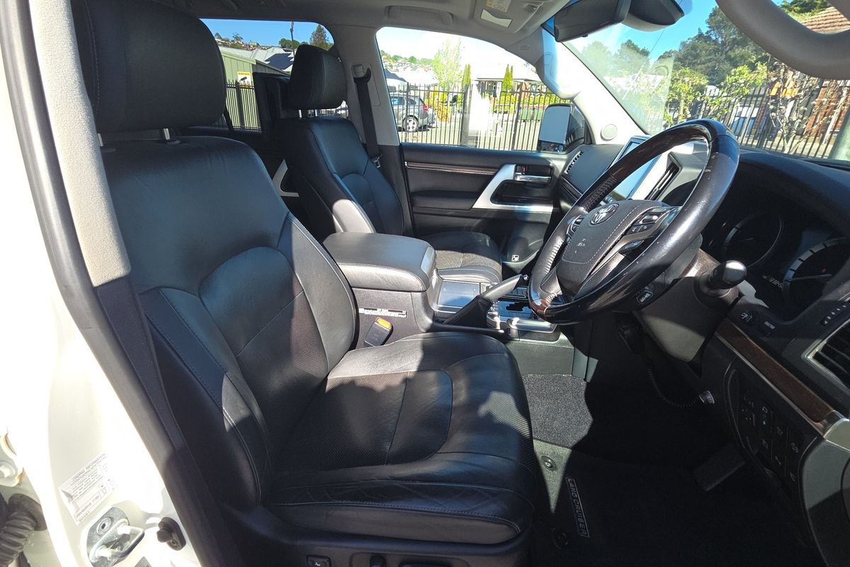 2018 Toyota Landcruiser Sahara VDJ200R