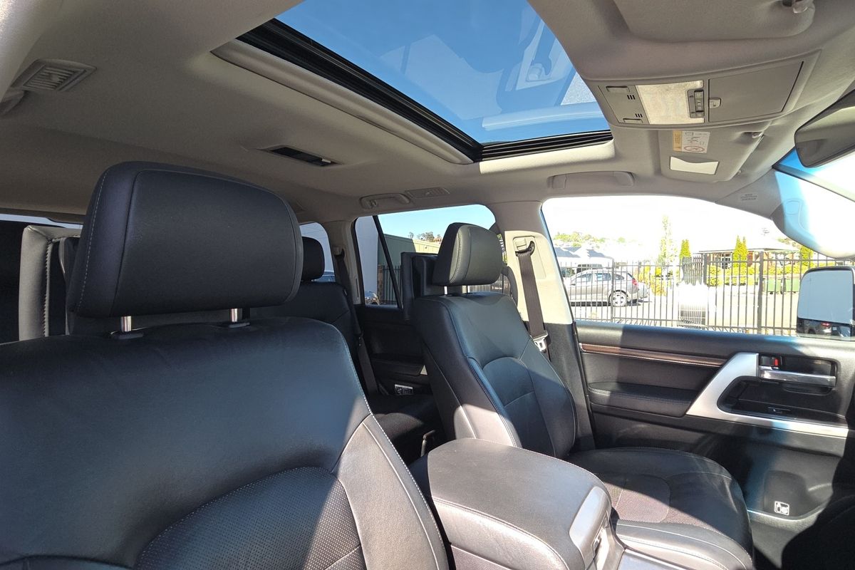 2018 Toyota Landcruiser Sahara VDJ200R