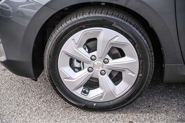 2026 Suzuki Swift Hybrid Plus UZ