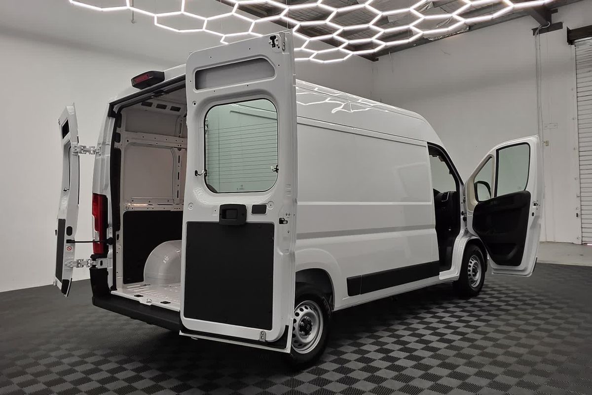 2026 Fiat Ducato Series 2 MWB Mid Roof