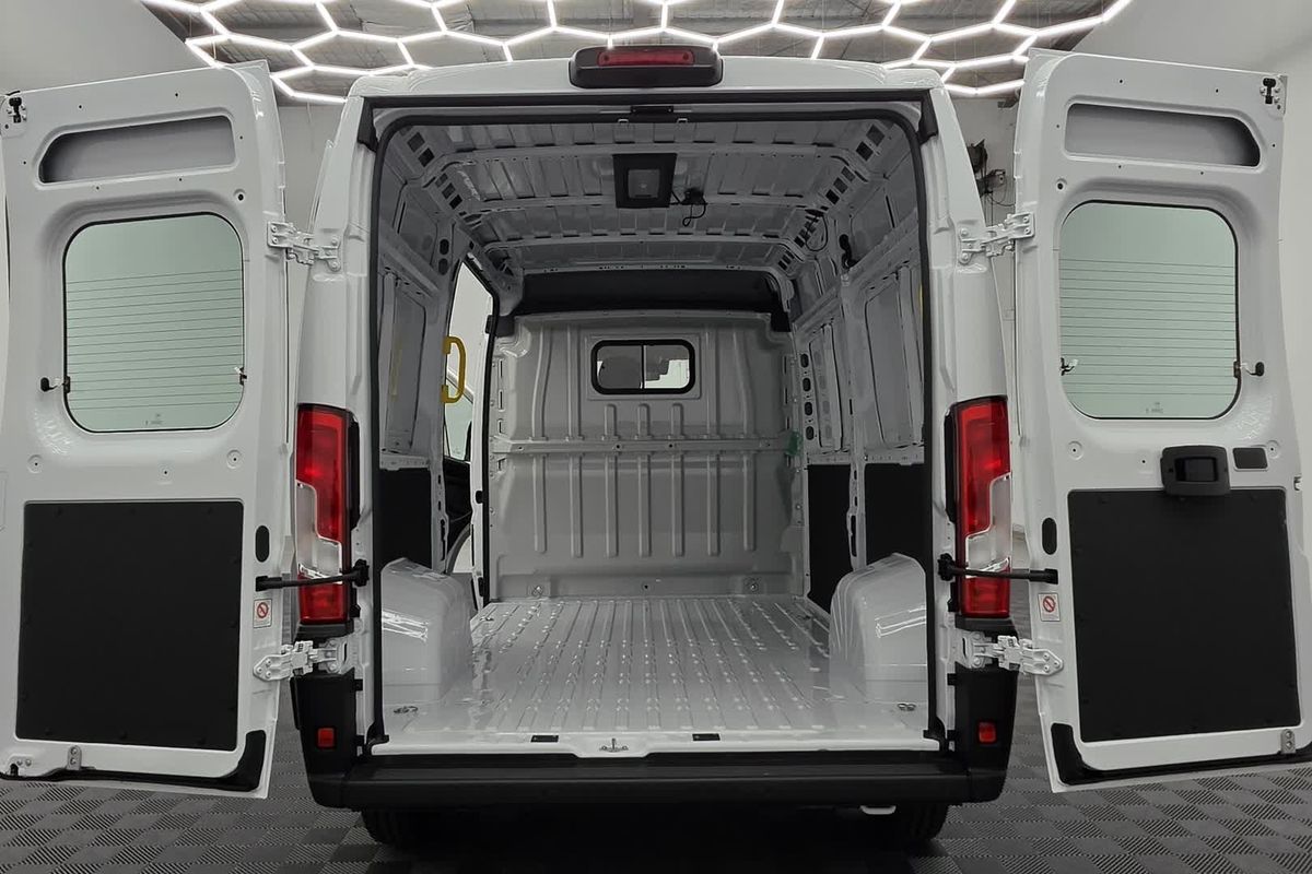 2026 Fiat Ducato Series 2 MWB Mid Roof